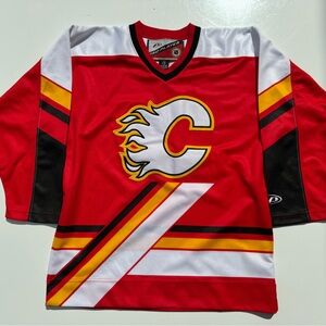 Pro Player Calgary Flames
NHL Hockey Jersey YOUTH SIZE
SMALL